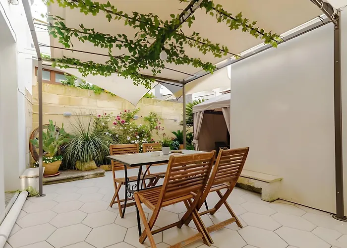 Experience The Magic Of Hogwarts Just 5 Minutes From Lecce -Domus Antiqua- Apartment Lizzanello
